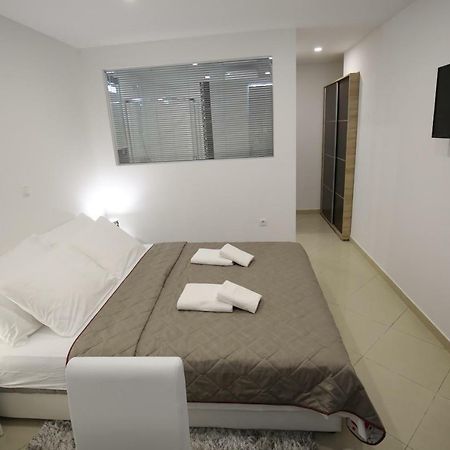 365 Rooms ザダル エクステリア 写真